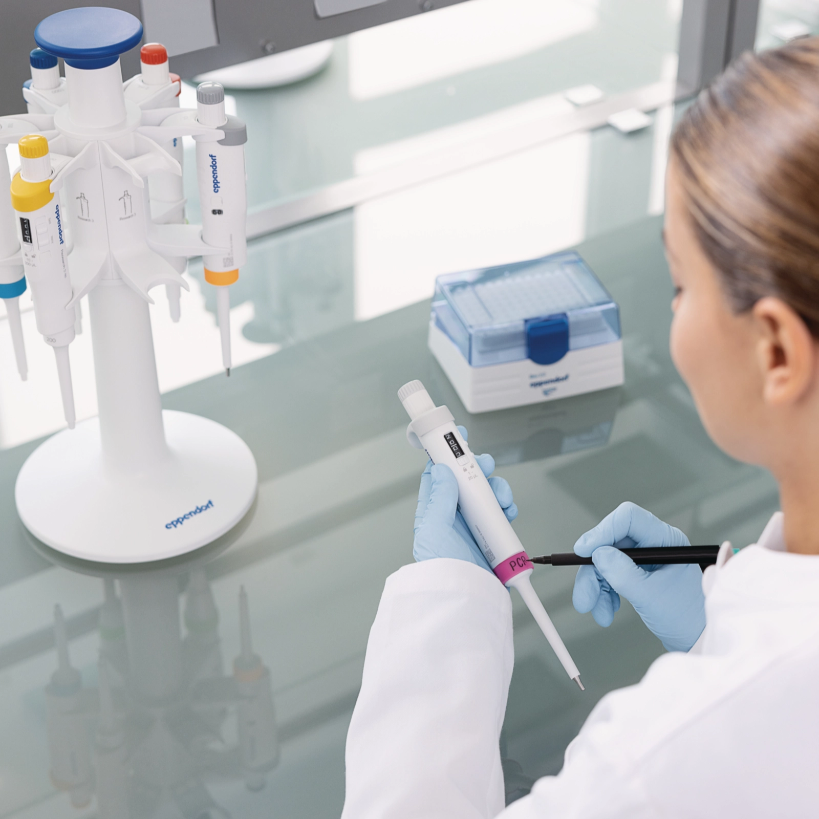 Pipety jednokanałowe Eppendorf Research neo lab 4 Pipety jednokanałowe Eppendorf Research neo lab 4